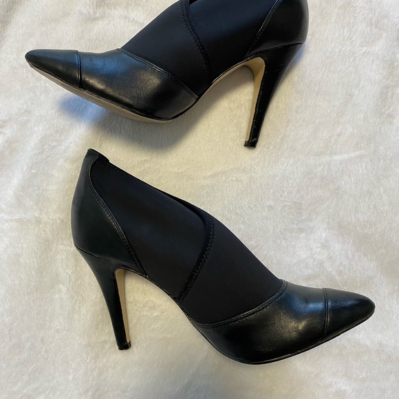 BCBG Leather/neoprene wrap heels SZ 8 - Picture 3 of 5